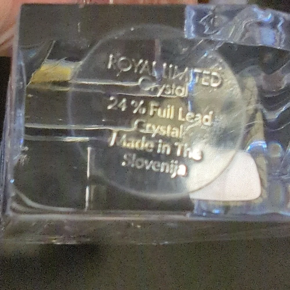 Royal Limited Heavy Lead Crystal Standing Cross 10" - Picture 5 of 5